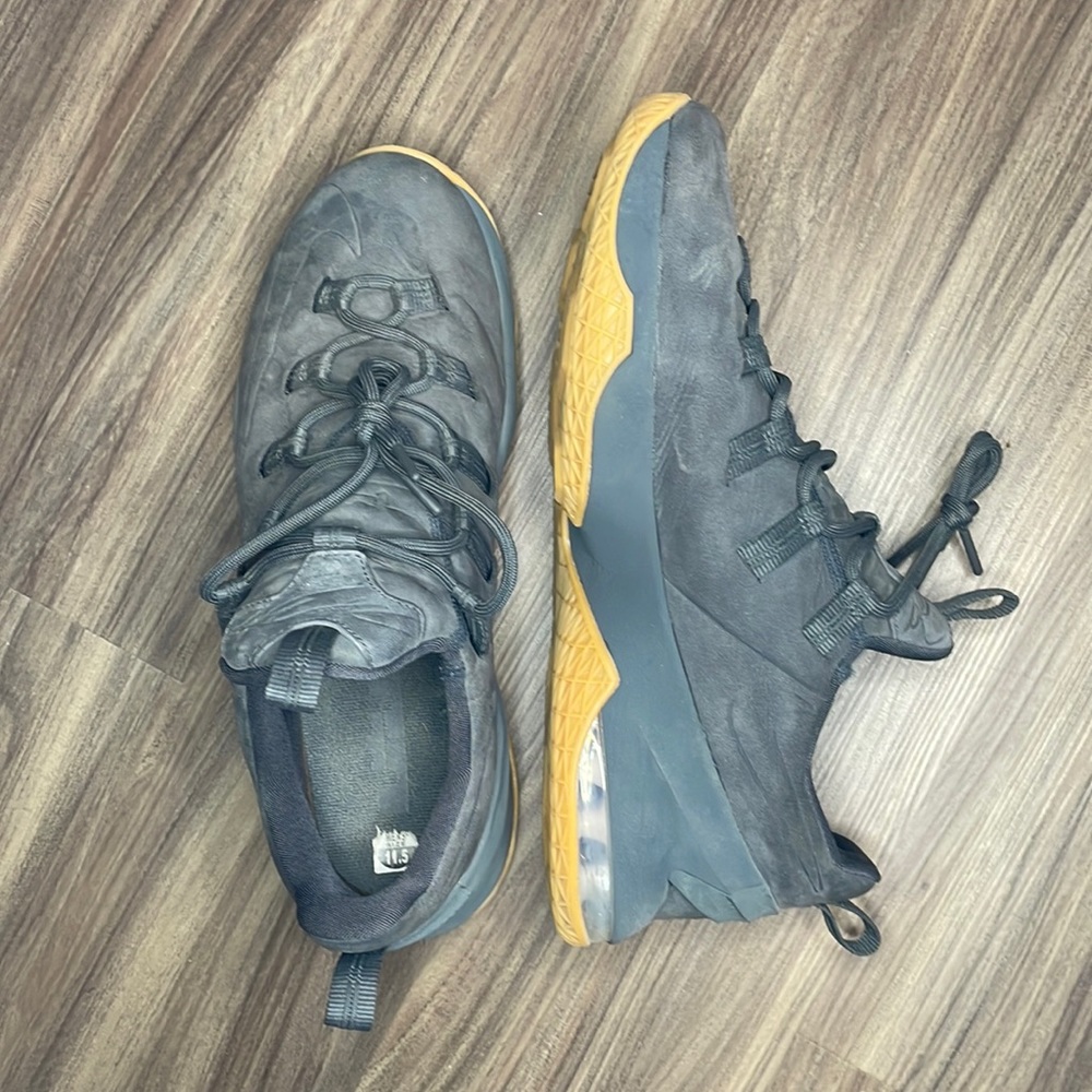 Lebron 13 low anthracite grey size 11.5